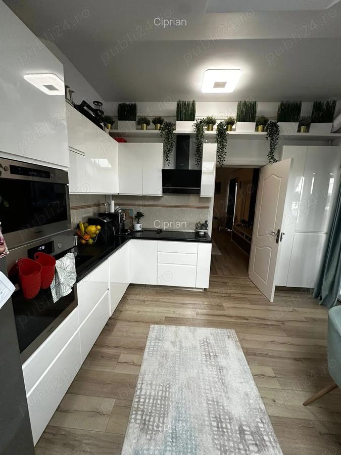 Proprietar, Vand apartament modern cu 3 camere, terasa, balcon, loc de parcare ?i boxa - 2