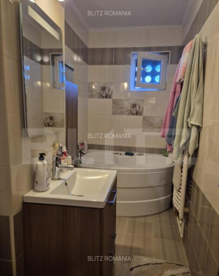 Apartament spa?ios cu 4 camere si parcare in 7 Noiembrie - 9