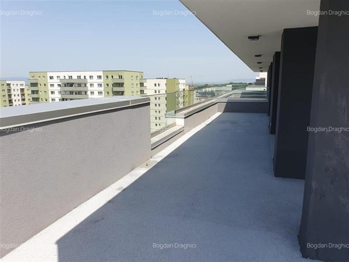 Apartament cu 3 camere decomandat în Tractorul - 12