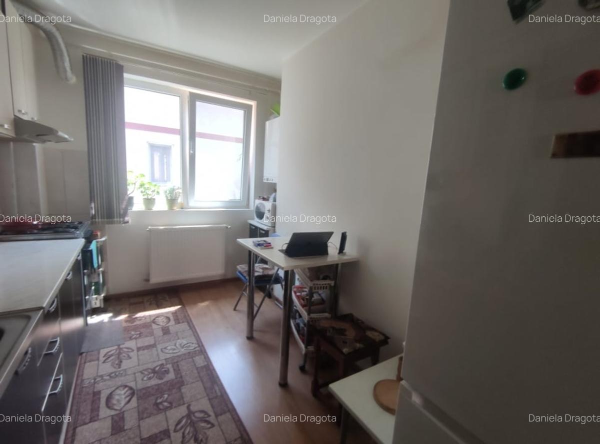Apartament 2 camere decomandate zona Coresi - 6
