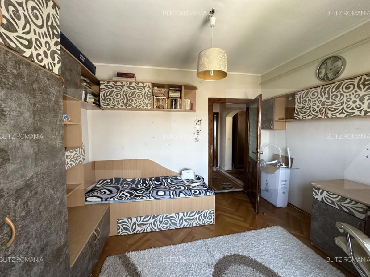 Apartament de vanzare, cu 3 camere, 2 bai, zona Iulius Town - 9