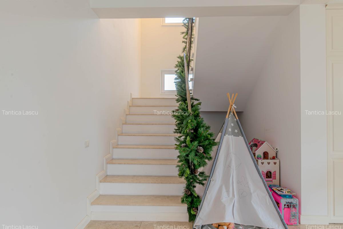 Locuinta construită pentru a fi locuită, nu doar admirată, complet mobilata - 43