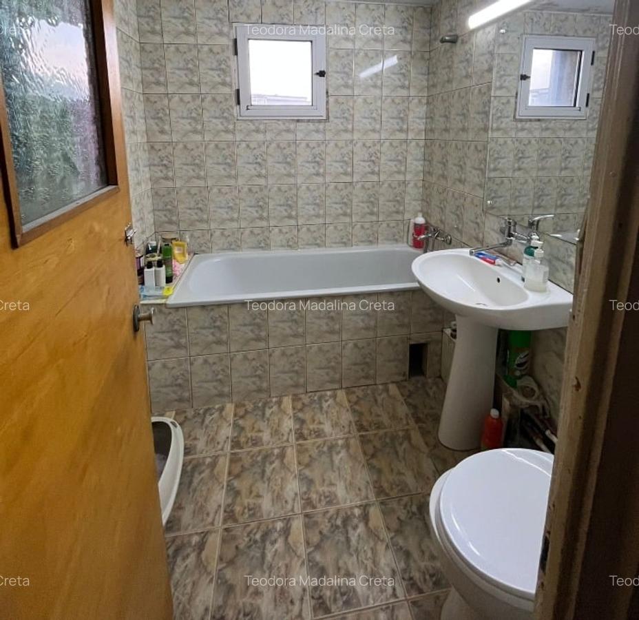 Vanzare apartament 4 camere - 12