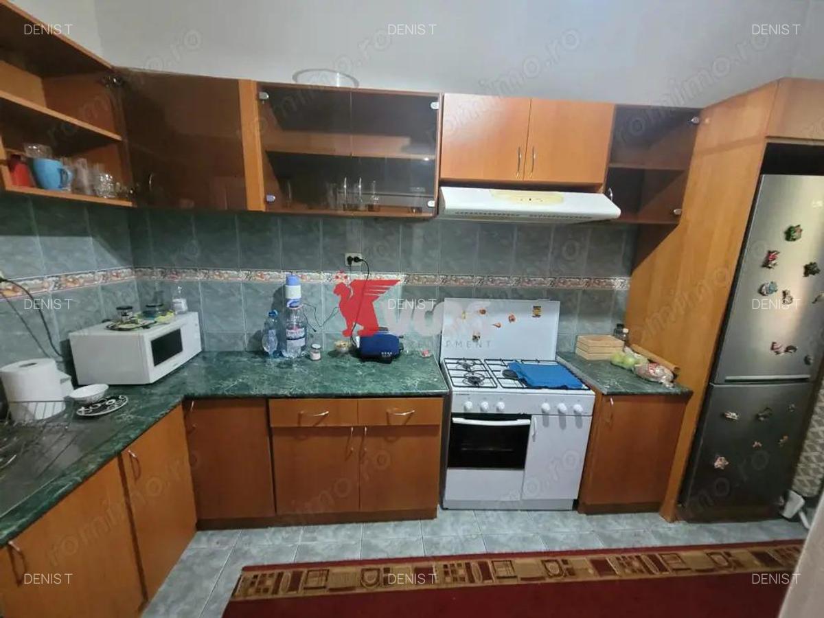 Apartament de vanzare 3 camere, Zona centrala - 8