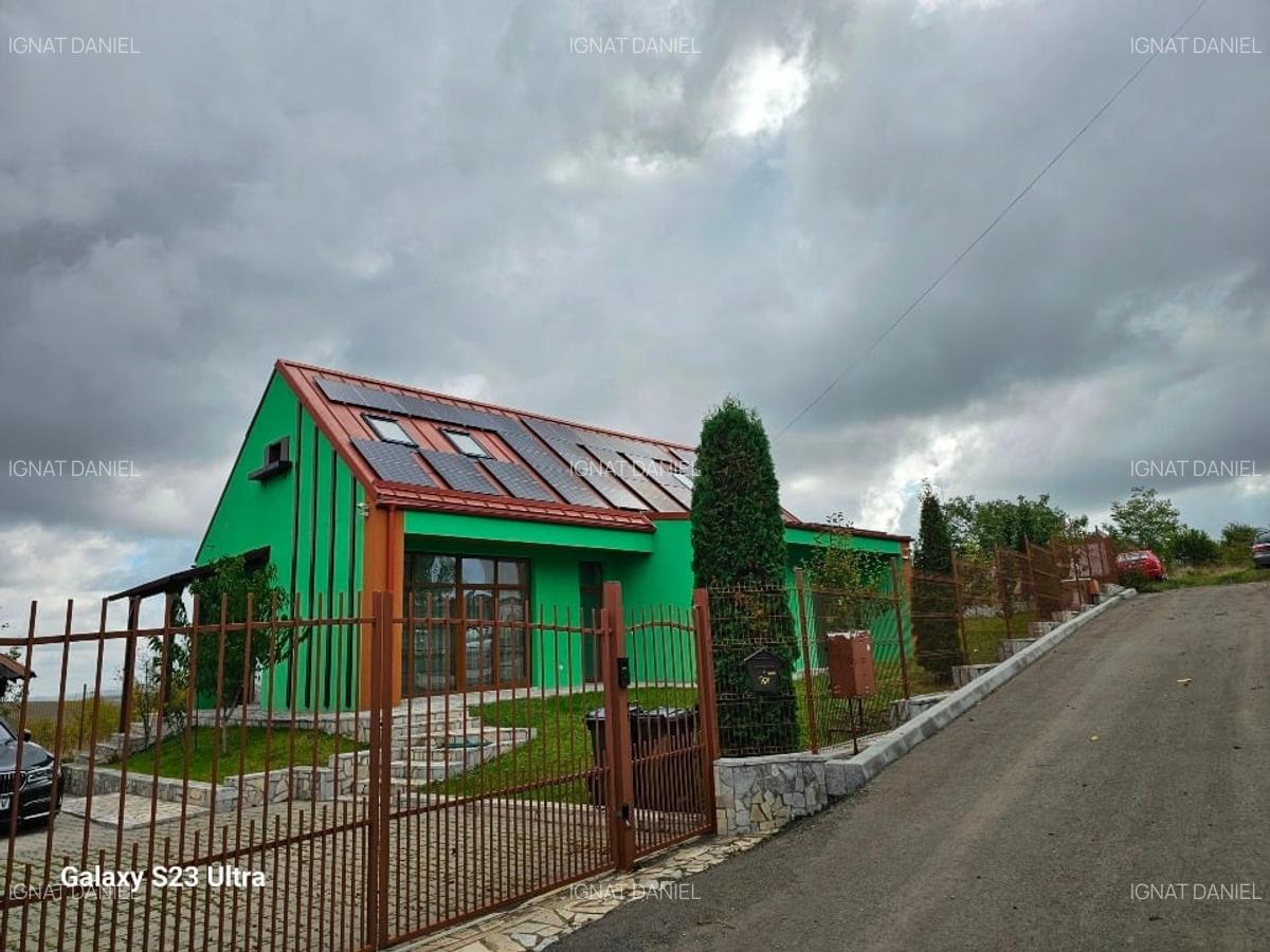 Casa de închiriat Dezmir,  str. Avram Iancu, 950 E - 1 Casa de închiriat Dezmir,  str. Avram Iancu, 950 E - 1