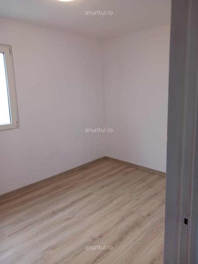 Piata Moghioros, vis a vis de Parc Drumul Taberei, Patinoar - 6