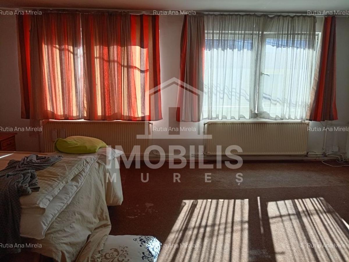 Casa cu 2 corpuri de cladire | zona 7 Noiembrie - 5