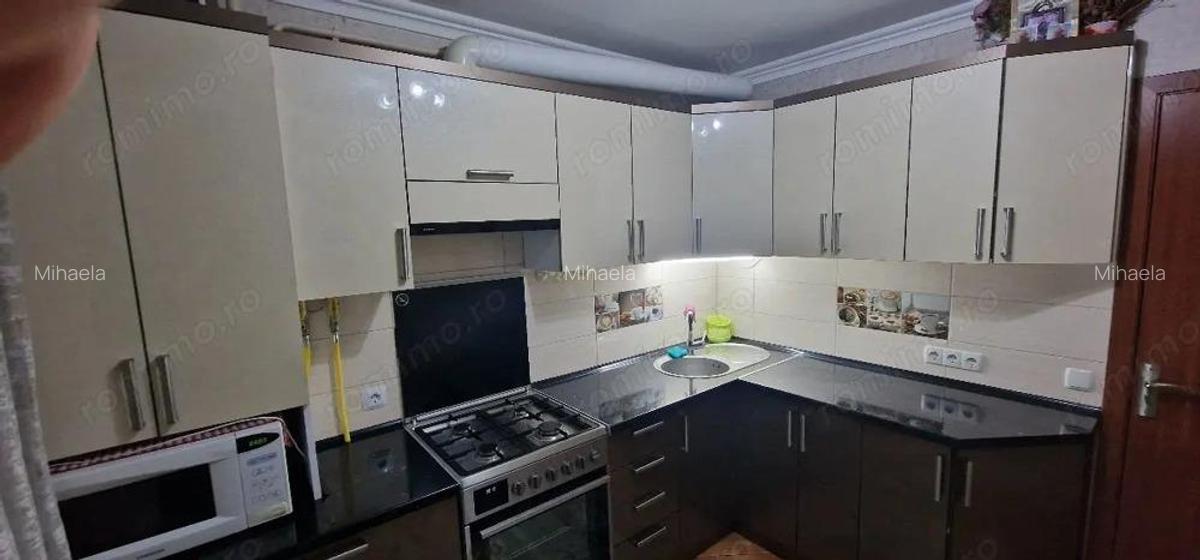 De inchiriat apartament 2 camere zona Complex Studentesc - 2