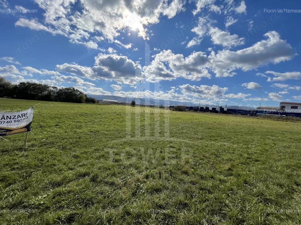 Teren industrial de vanzare in Cristian 6.000 mp, deschidere la drum asfaltat - 6