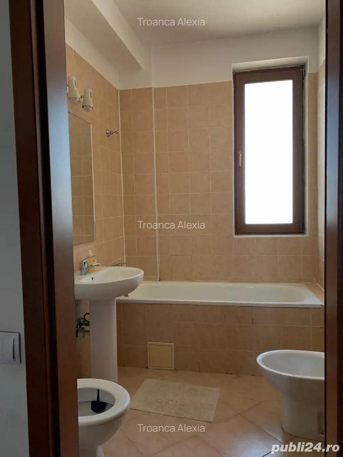 Inchiriez apartament 3 camere - 4