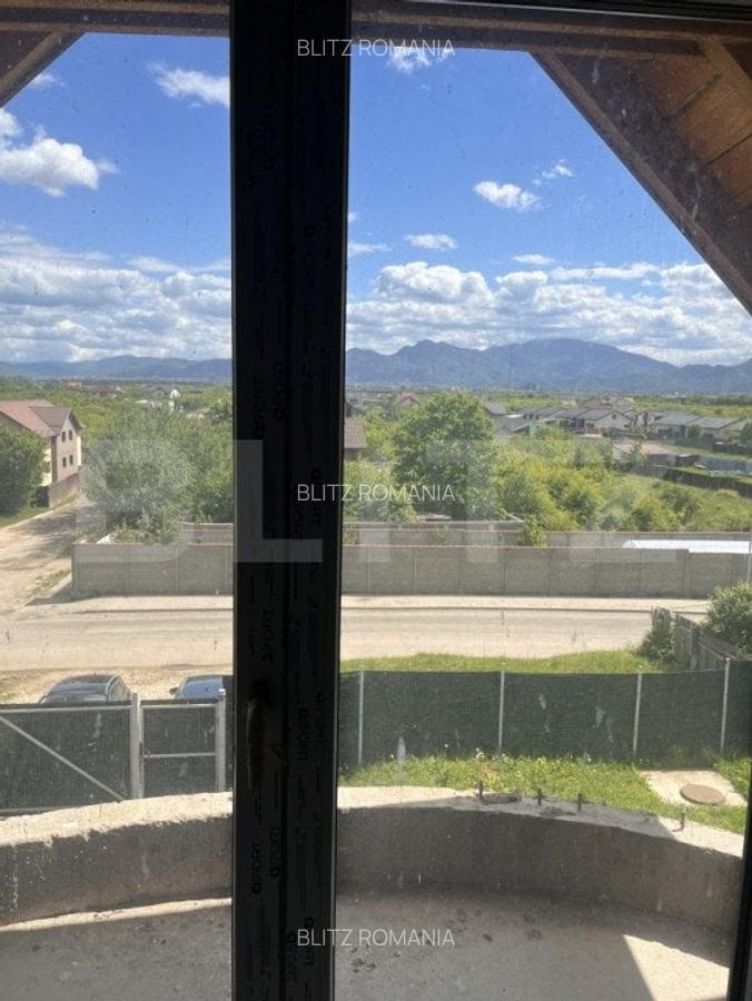 Casa in Sanpetru cu priveliste panoramica si zona linistita - 10
