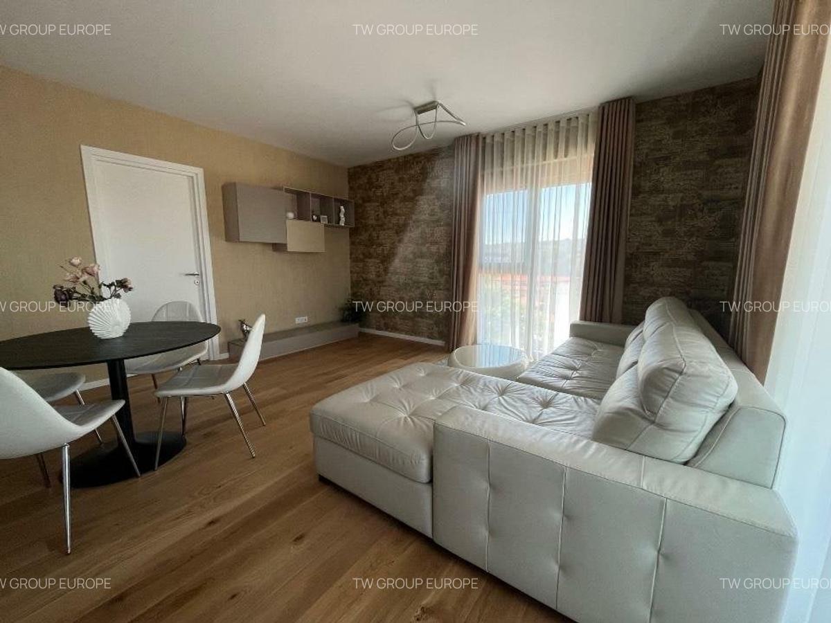 Apartament cu 3 camere semidecomandat în Domenii - 2
