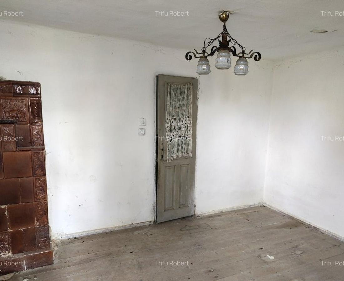 Casă brâncovenească + teren generos - Pucioasa, zona centrala - 4