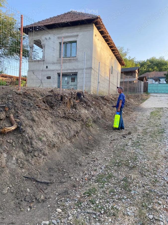 Vand casa la ?ara - 10 Vand casa la ?ara - 10