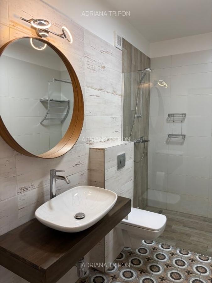 Proprietar , inchiriez  apartament central , deosebit , 2 camere Vivalia Grand - 3