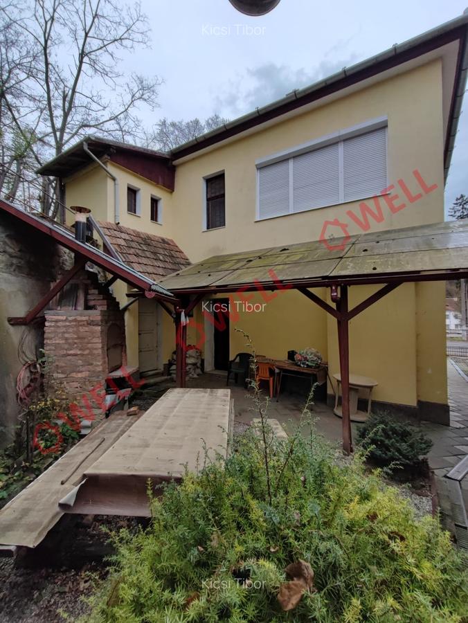 Casă cu 13 camere în Vâlcele - 9