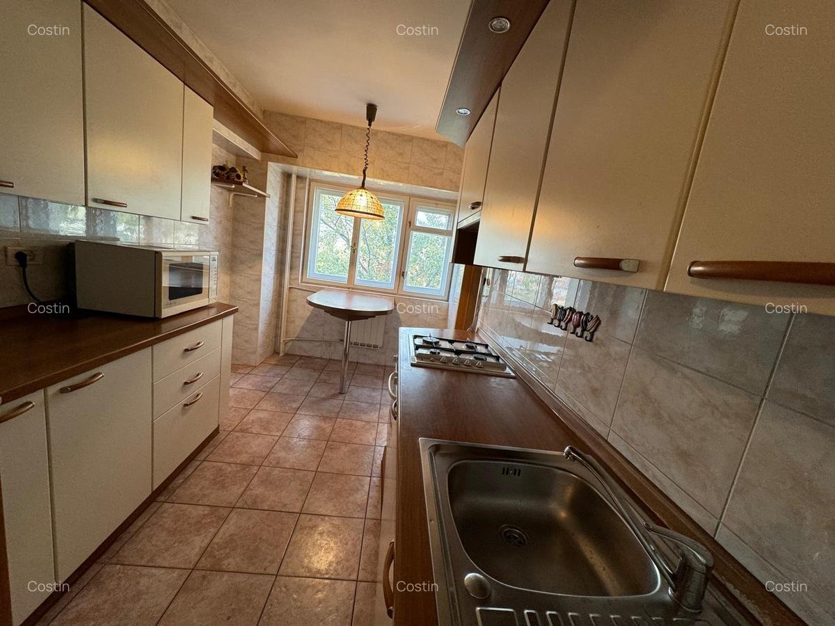 Apartament cu 4 camere decomandat în Unirii - 13