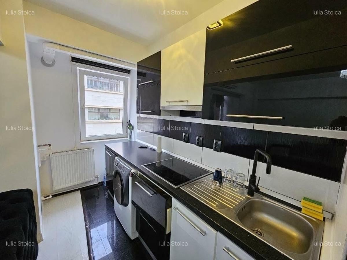 De vanzare Apartament 2 camere Lux Romana sect 1 - 3