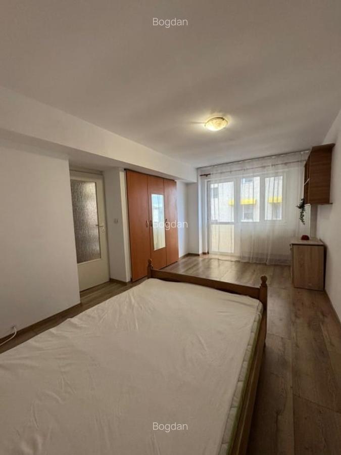 Decomandată, Craiovița, liberă, spațioasă, zonă bună - 1