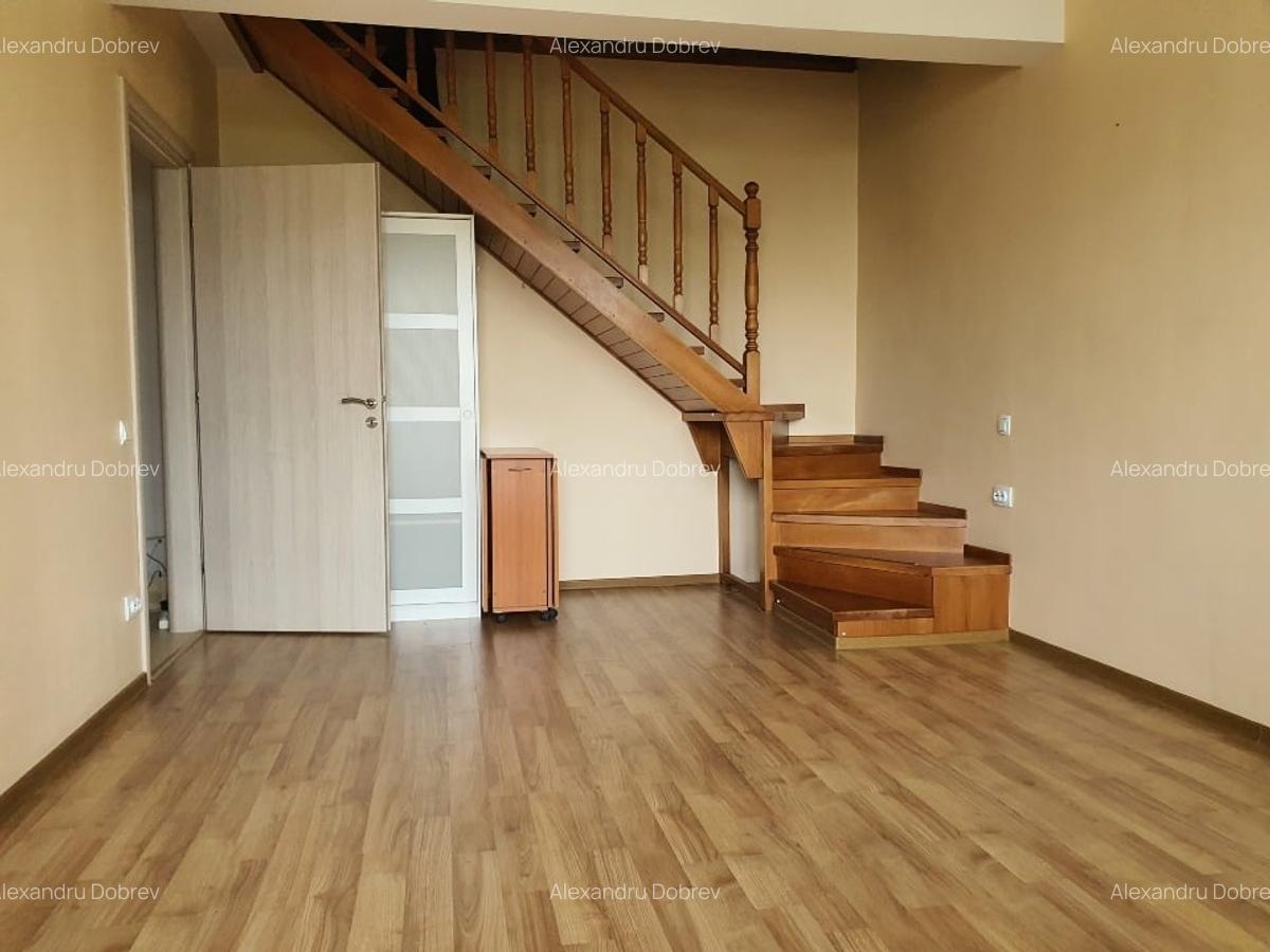 Apartament cu 5 camere decomandat în Titan - 2