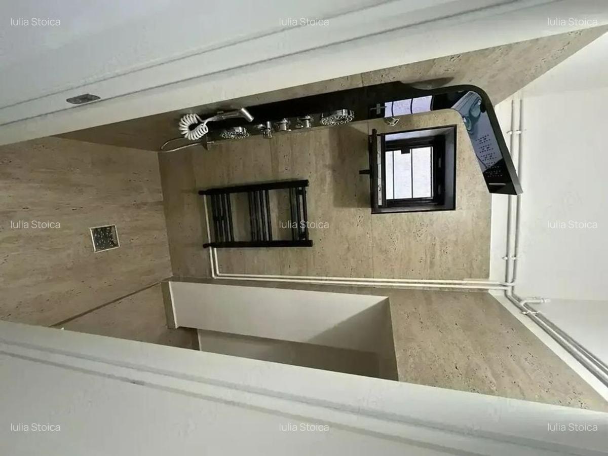 De vanzare Apartament 3 Camere in Vila, Tinerestului sector 4 - 5