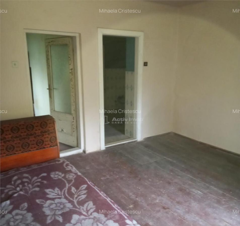 DE VANZARE - CONAC la Breaza, 9 camere, 1.873 mp teren - 14