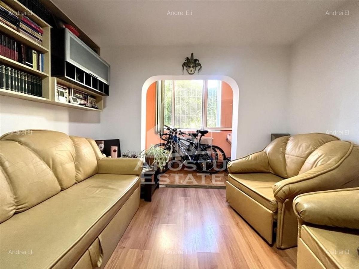 Apartament cu 2 camere si boxa situat in zona Soarelui - 1