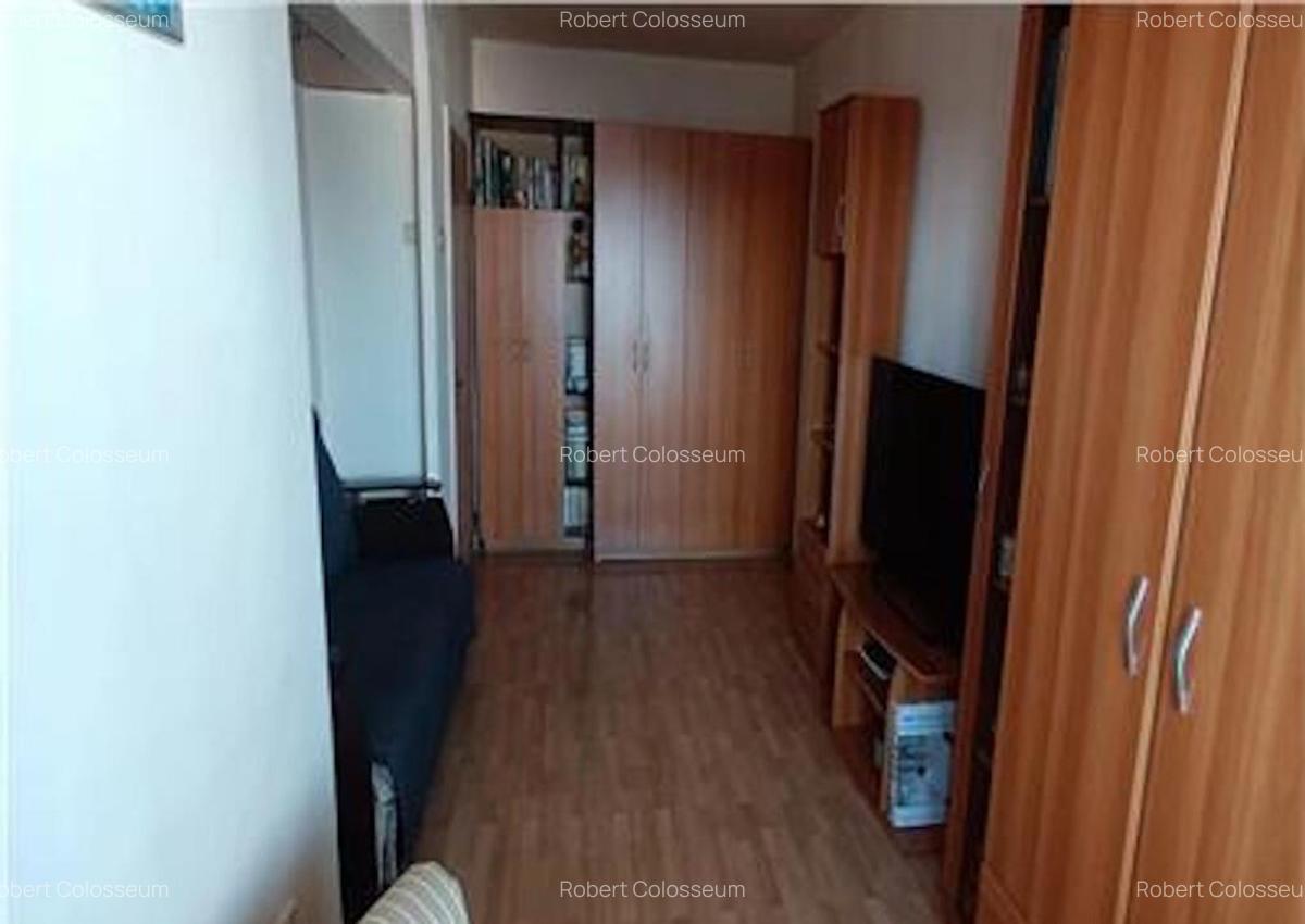 Apartament cu 2 camere, decomandat - zona Tractorul - 5 Apartament cu 2 camere, decomandat - zona Tractorul - 5