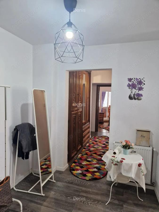 Apartament 3 camere, Piata Alexandru Cel Bun - 10