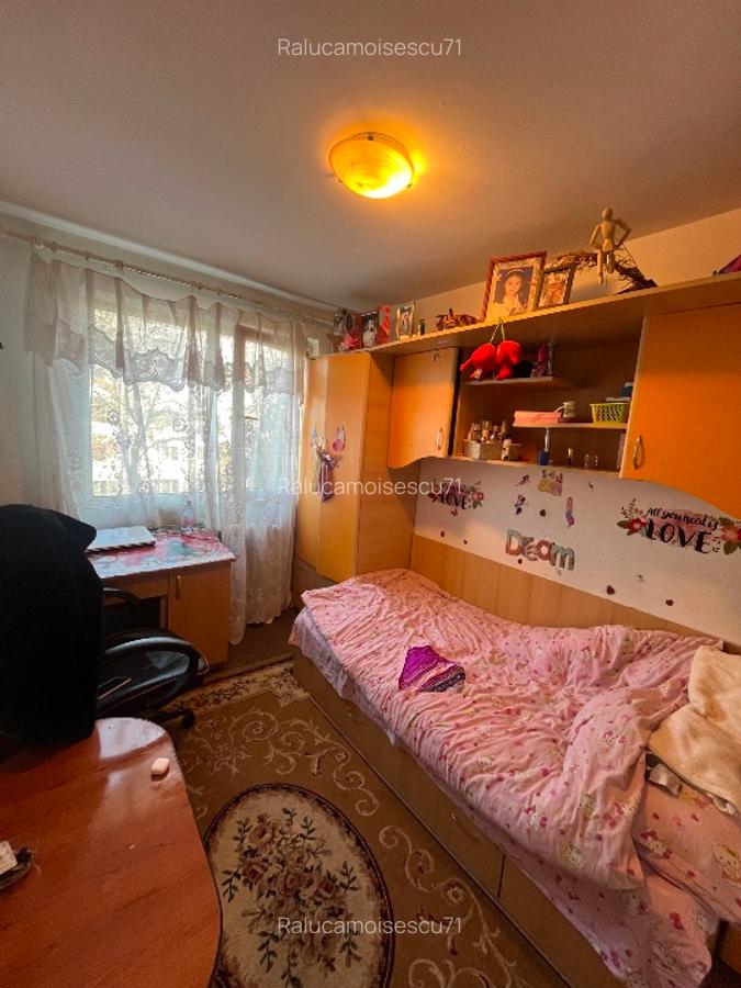 Vând ap 3 camere, decomandat - 2