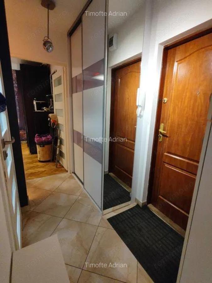 2 camere de vanzare in zona Pandurii - 3