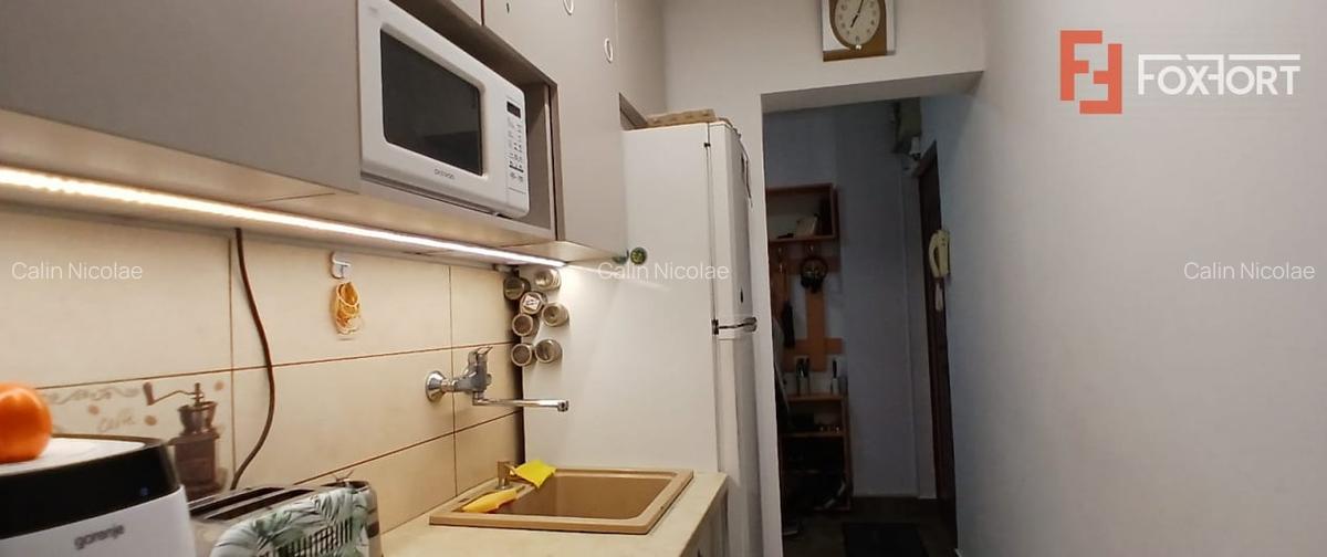 Apartament cu 3 camere, etaj intermediar, mobilat-utilat, zona Dacia - 11