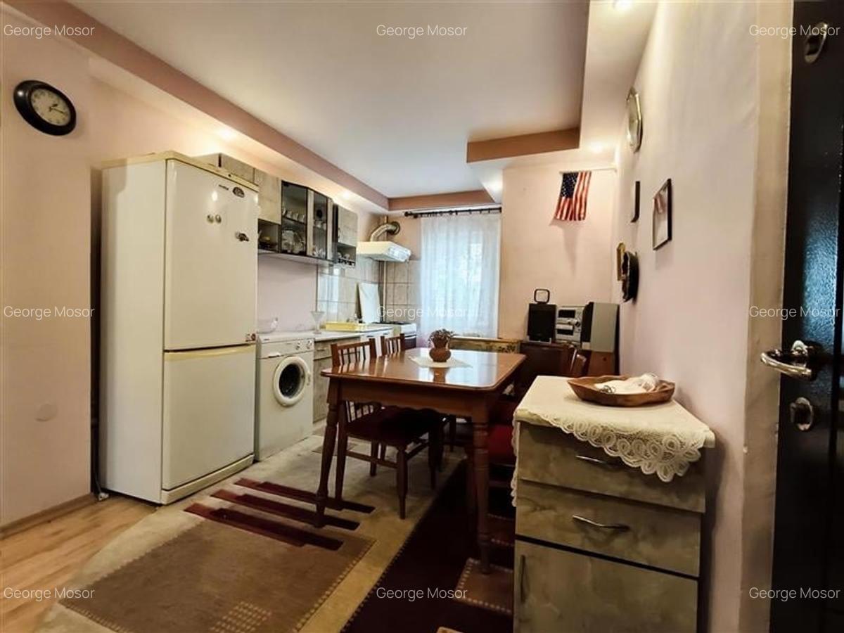Apartament decomandat,zona de interes, potential ridicat,Calea Bucuresti,Astra,B - 2