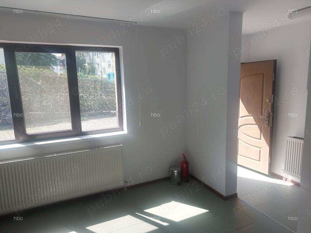 Inchiriez spatiu de birou comercial cu suprafata de 70 mp si curte pavata de 100 mp , zona cu vad - 3