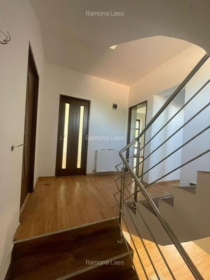 Casa solida, moderna si luminoasa; liniste totala in natura! - 10