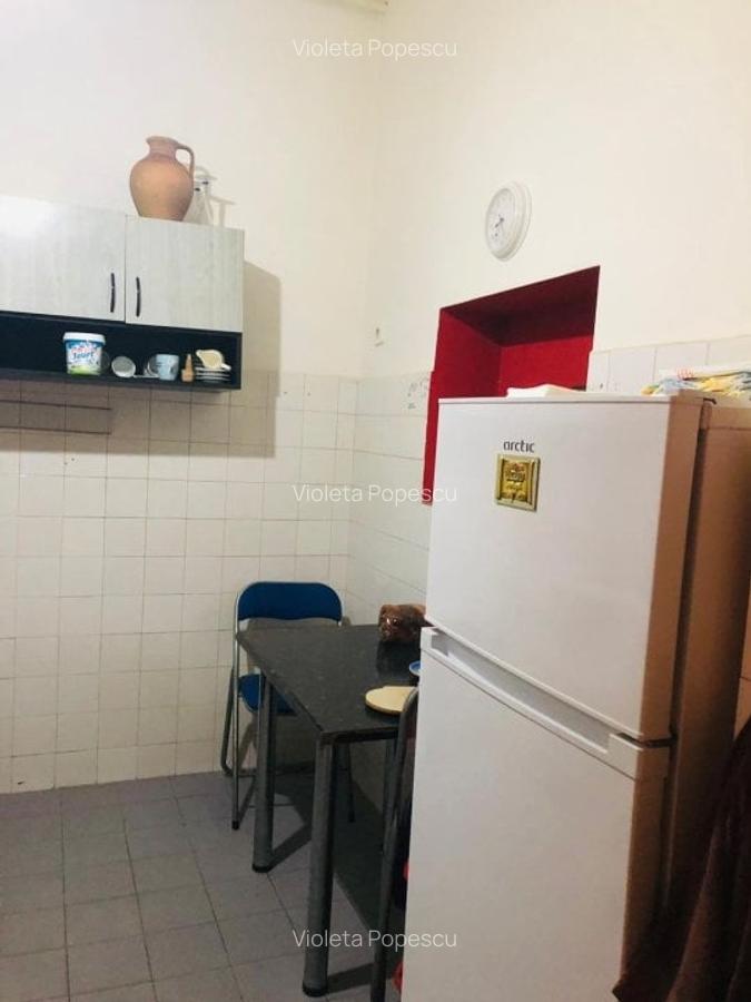 Apartament cu 4 camere semidecomandat în Dâmbovița - 8