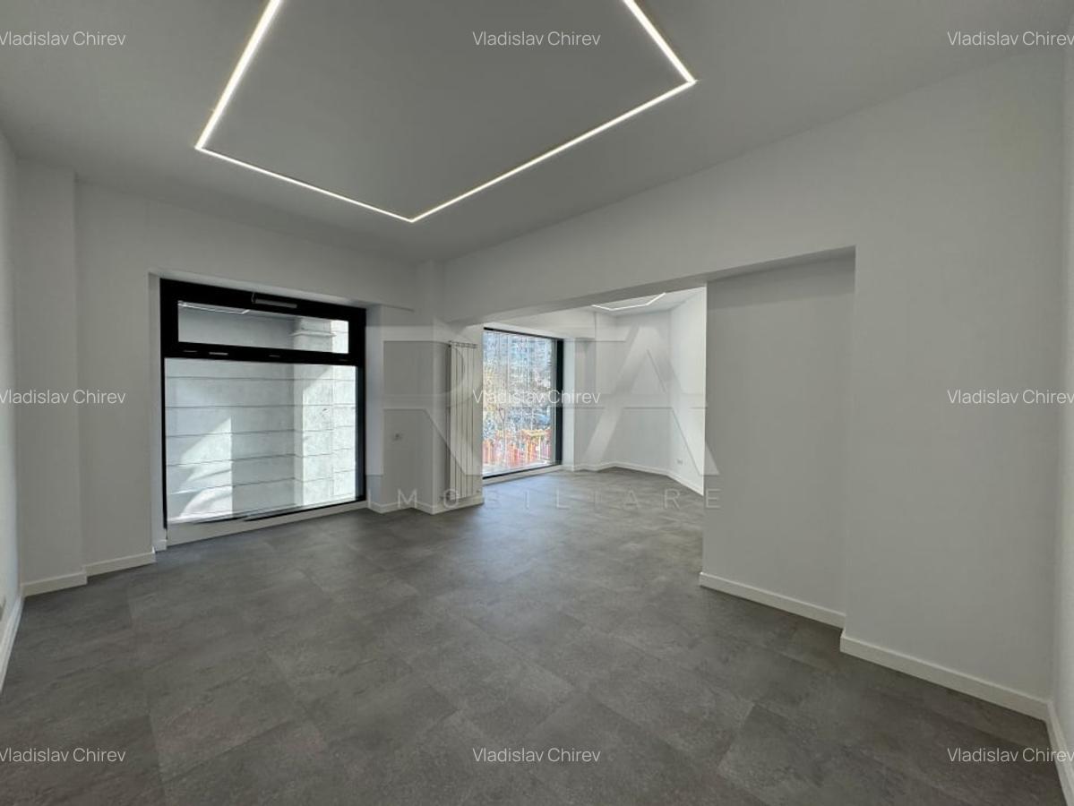 Spatiu Comercial renovat - Bulevardul Decebal - 7