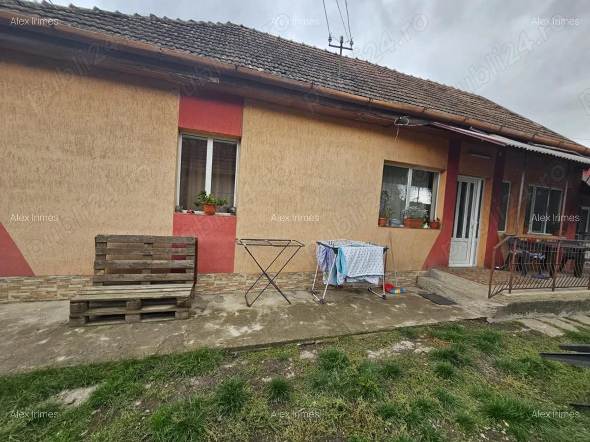 Casa Spa?ioasa 100mp, 2 Unita?i Locative, Beci, Teren Generos, Bon?ida - 2