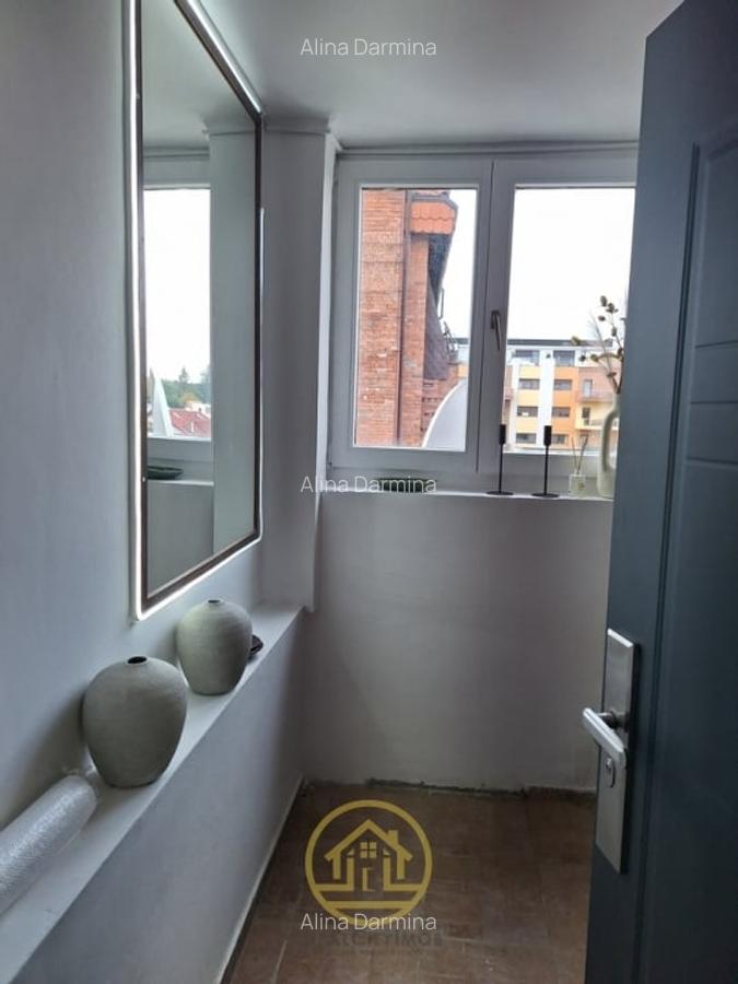 VANZARE Apartament cu trei camere ,situat intr-o vila din Voluntari - 1