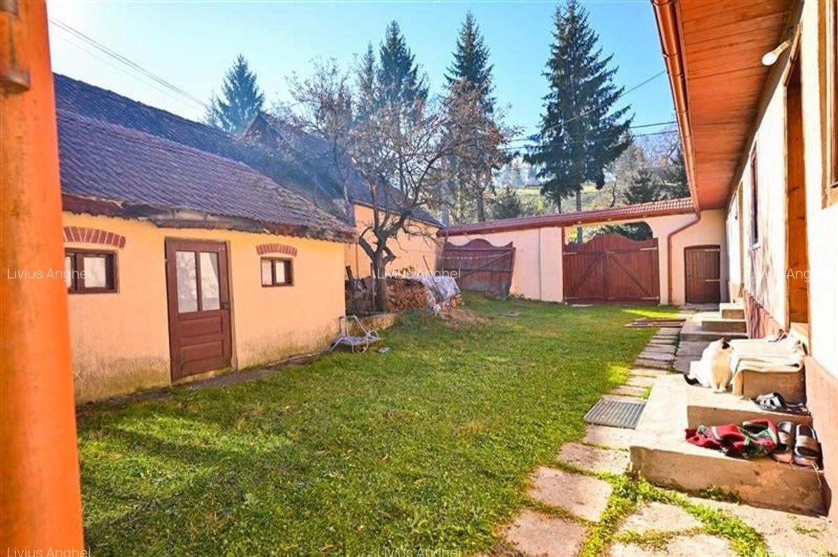 Resedinta traditionala saseasca restaurata, situata in inima localitatii - FILM! - 21