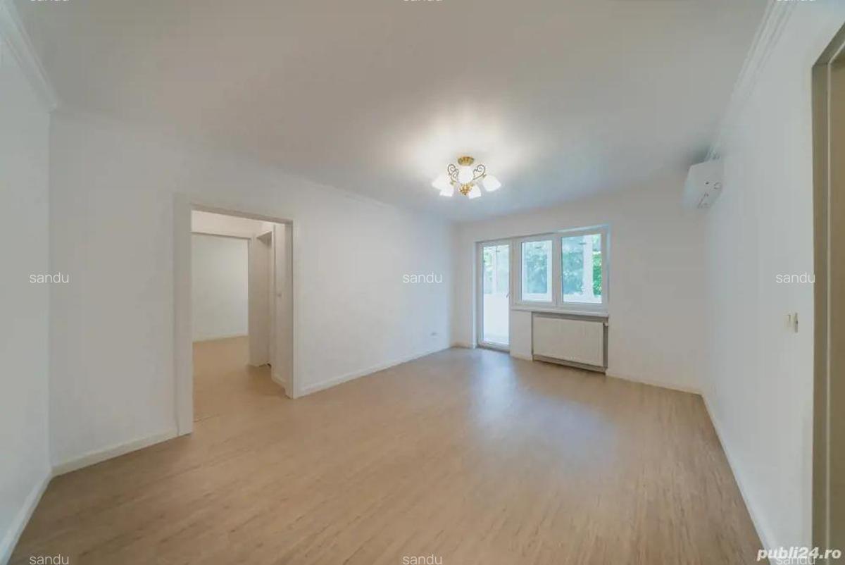 Apartament cu vedere la Bld.Revolutiei, etajul 1, - 1