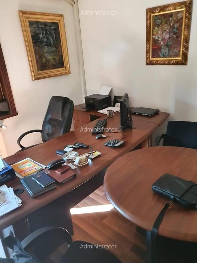 Piata Muncii-Decebal, vila 400mp /12 camere, curte 200mp - 6