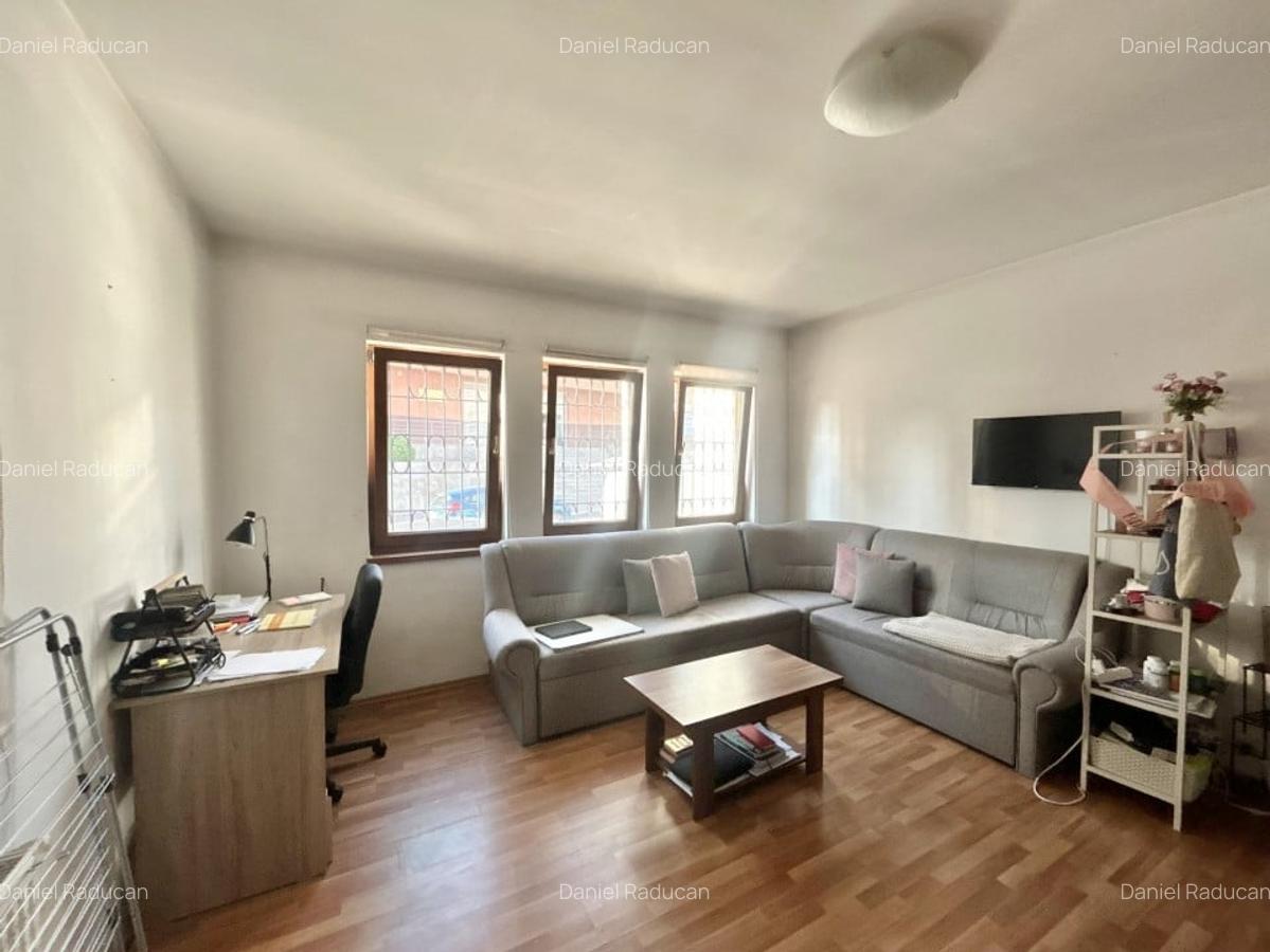 Inchiriere Apartament 2 camere, peste drum de UMF - 1