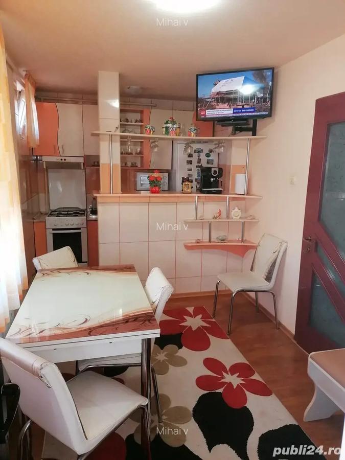 De vanzare apartament cu 3 camere - 5