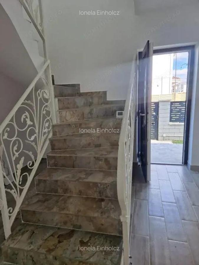 Duplex 4 camere, 154 mp utili, cu garaj si 2 fronturi stradale - Mosinita Noua - 7