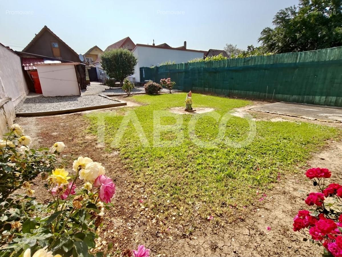 Casa individuala cu 4 camere si teren 550 mp cu acces auto in Selimbar - 2