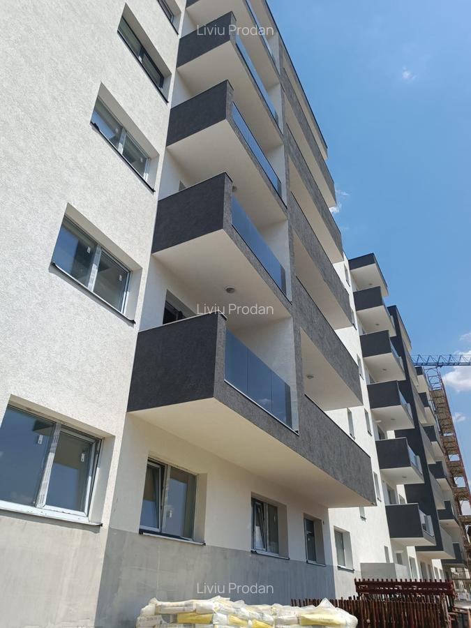 Apartament cu 2 camere decomandat în Apărătorii Patriei - 2