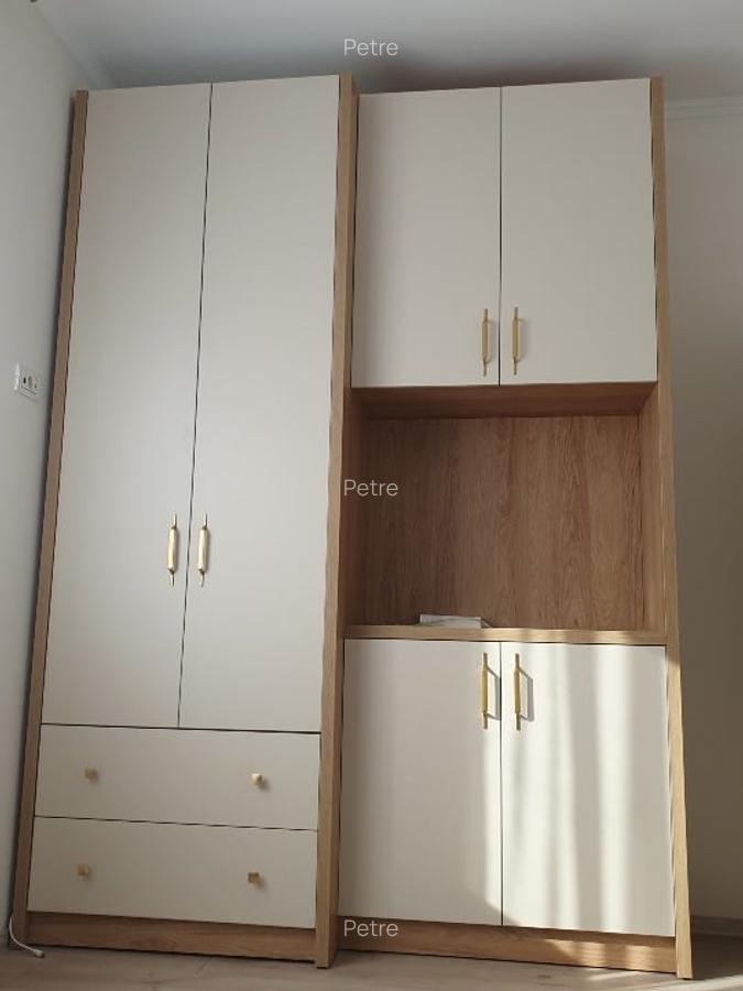 PROPRIETAR inchiriez apartament 3 camere ,cu terasa, gradina 2 locuri de parcare - 10