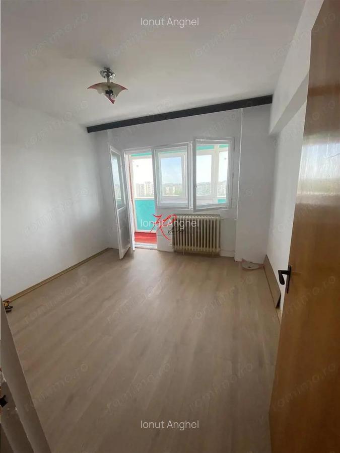 Vanzare apartament 3 camere Lacul Tei - 2