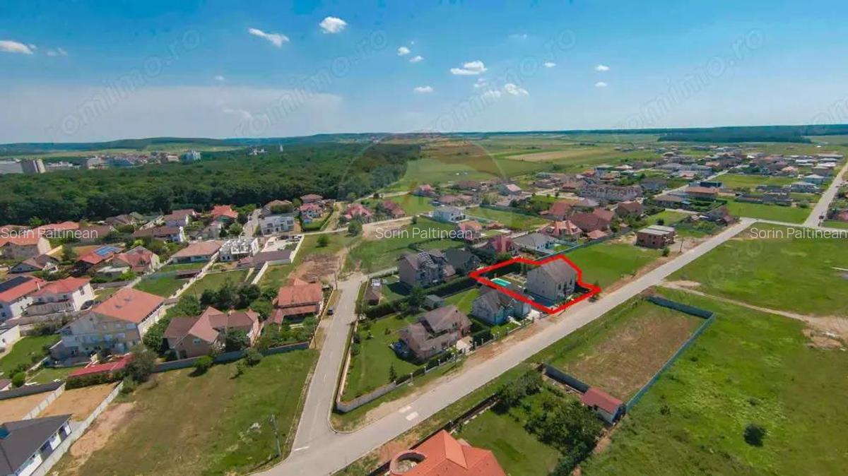 Pensiune cu piscina de vanzare in Beverly Hills , Sanmartin - 19